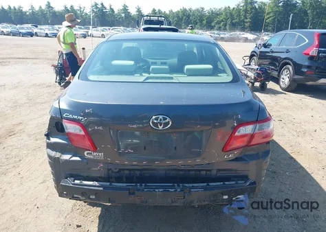 2007 Toyota Camry Le z USA, uszkodzony, nr VIN 4T1BE46K07U697744